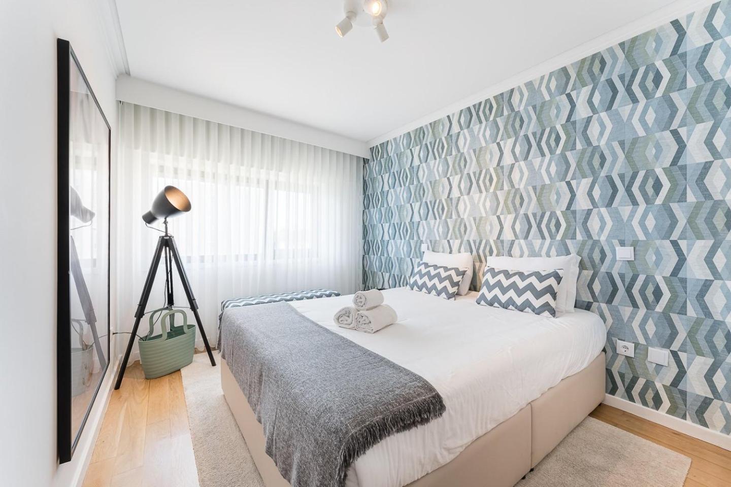 Guestready - Geometric Dawn In Do Conde